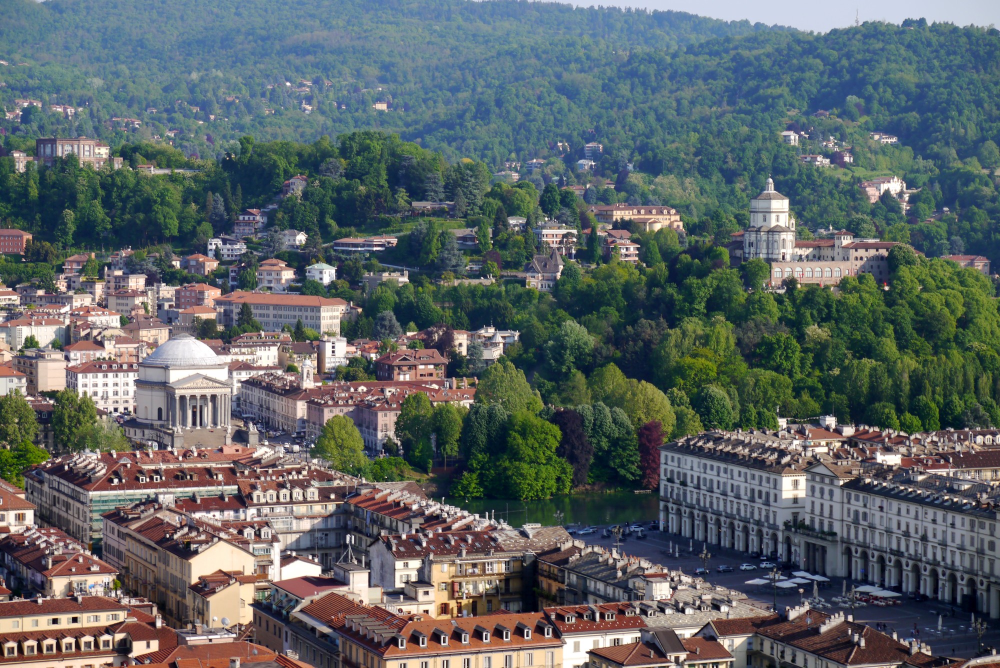 Blick auf die Hänge östlich des Pos