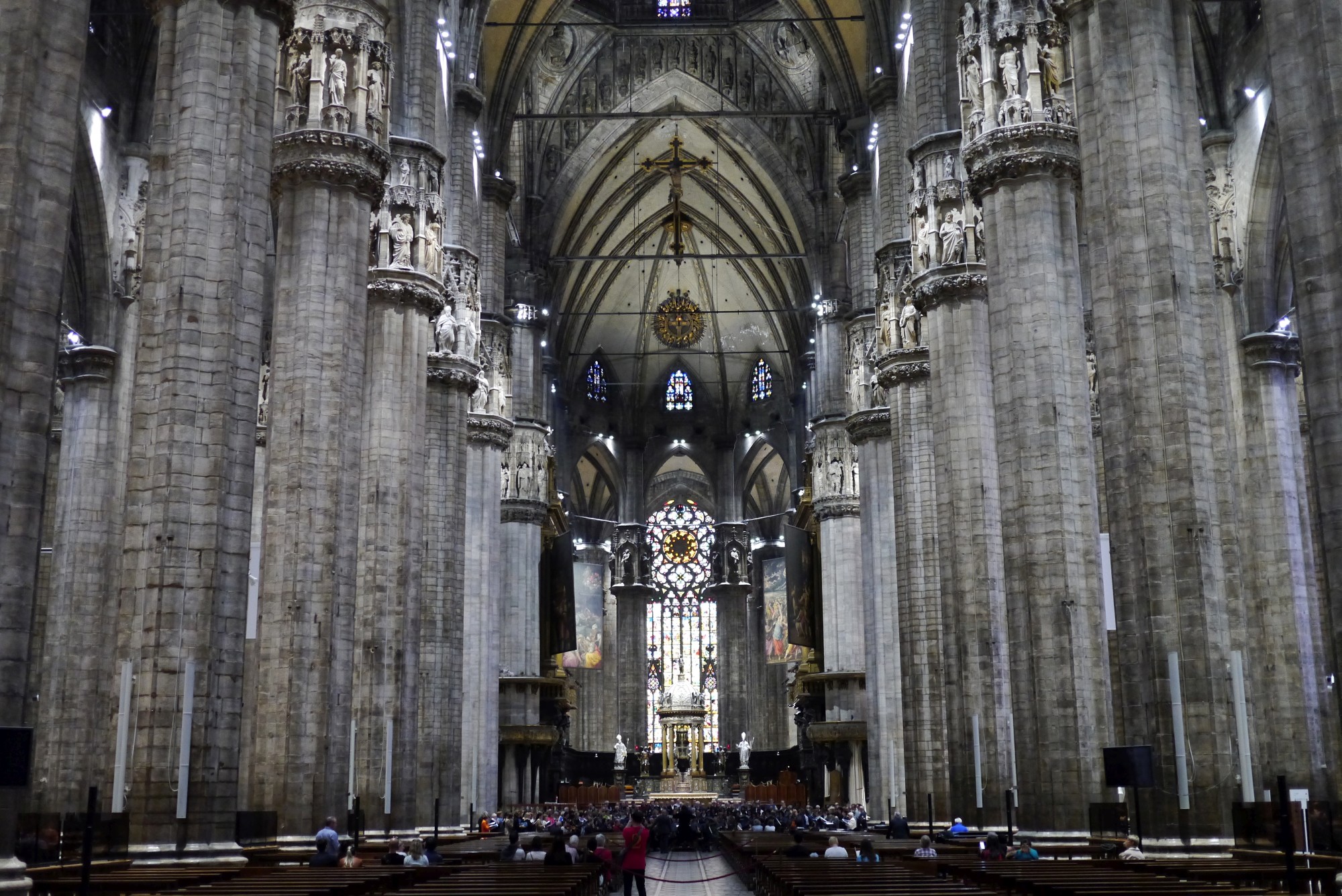 Inneres des Mailänder Doms
