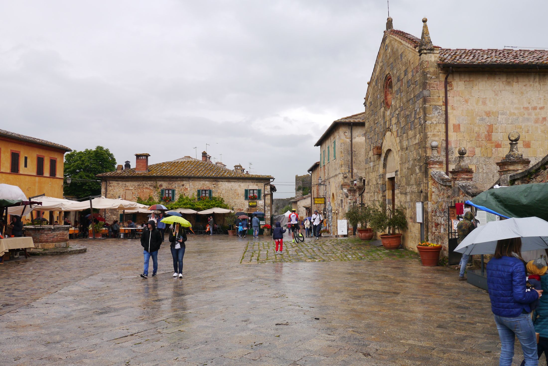 Hauptplatz von Monteriggioni