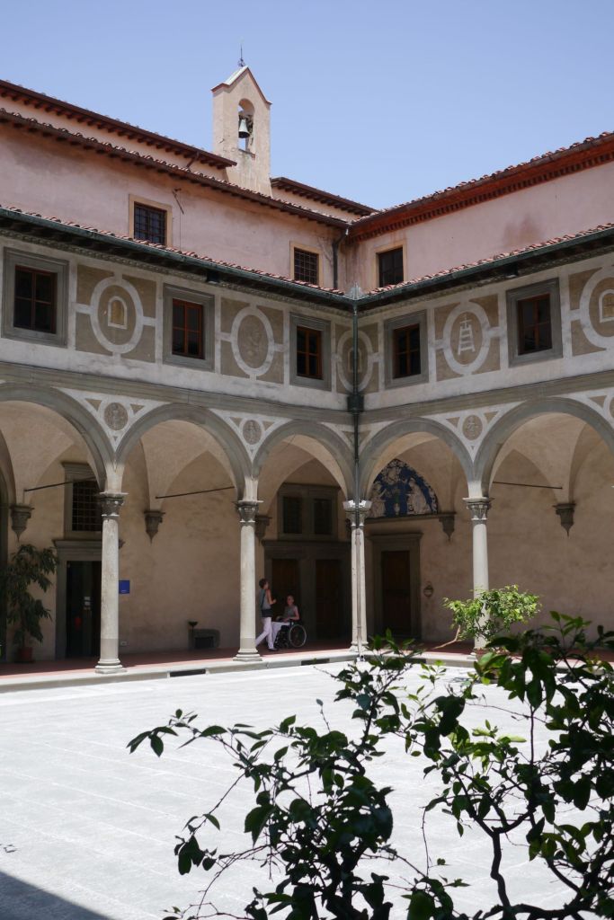 24.6.: Wiedereröffnung des Museo degli Innocenti - Kreuzgang