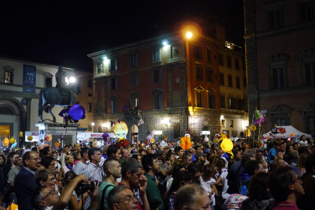 7.9.: Festa della Rificolona auf der Piazza Santissima Annunziata