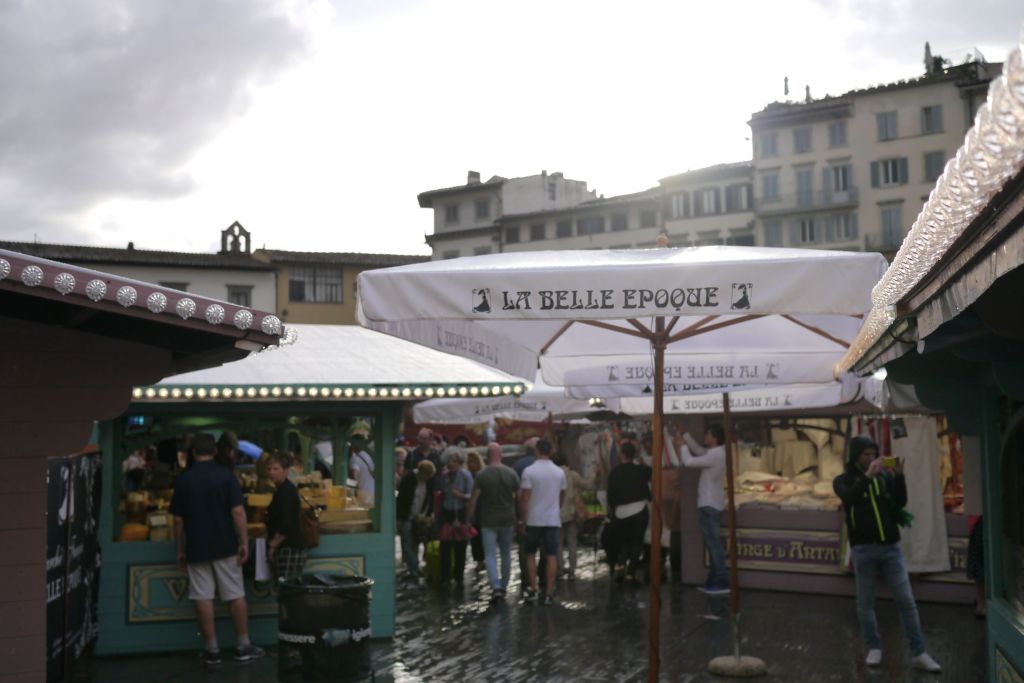 17.9.: Französischer Markt auf der Piazza di Santa Maria Novella