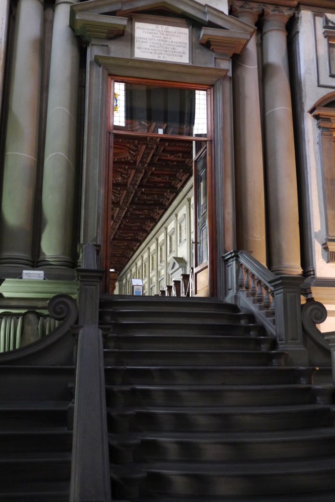25.9.: Biblioteca Medicea Laurenziana, Blick in den Lesesaal