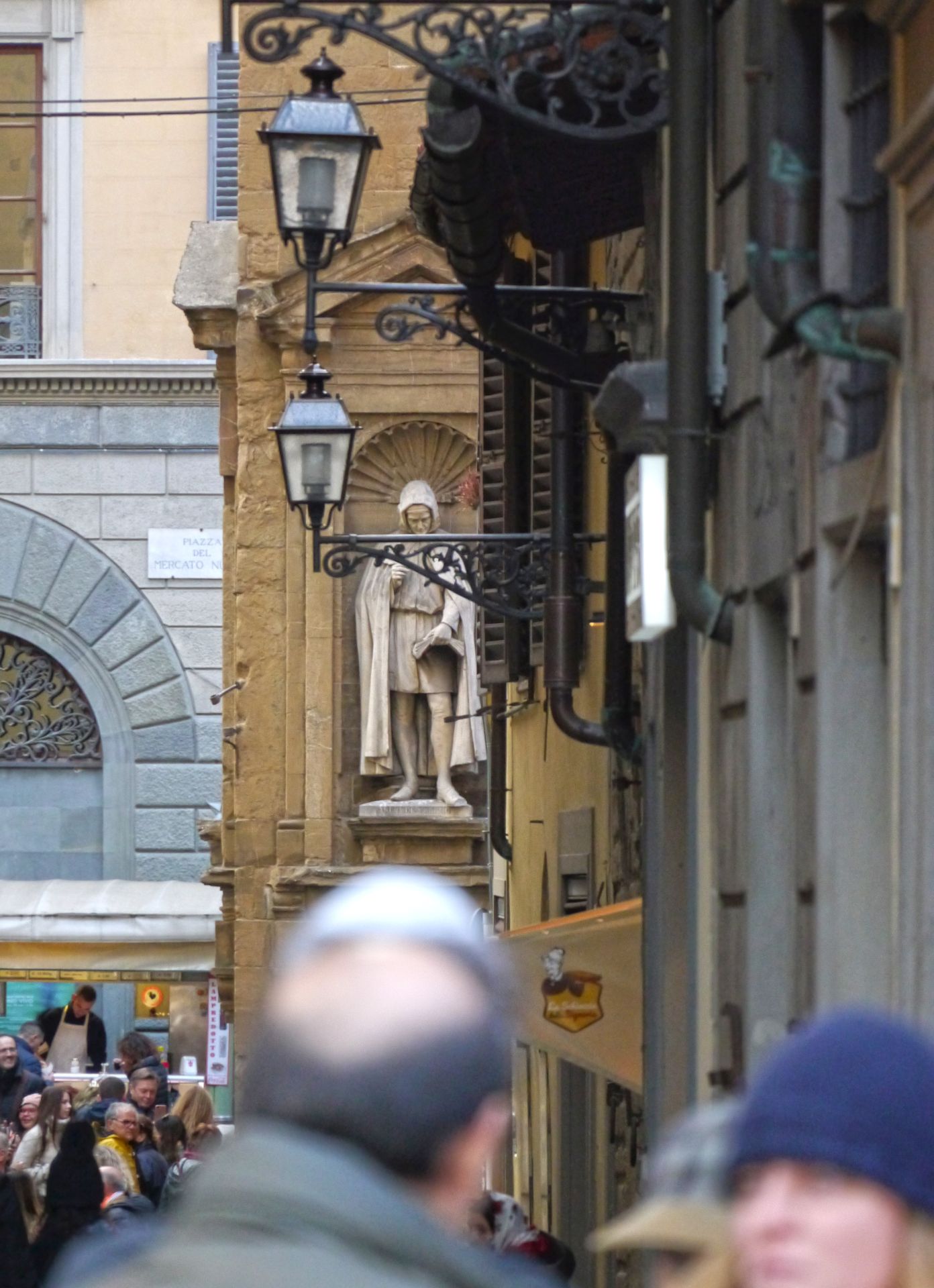 Statue des Chronisten Giovanni Villani an der "Loggia del Mercato Nuovo"