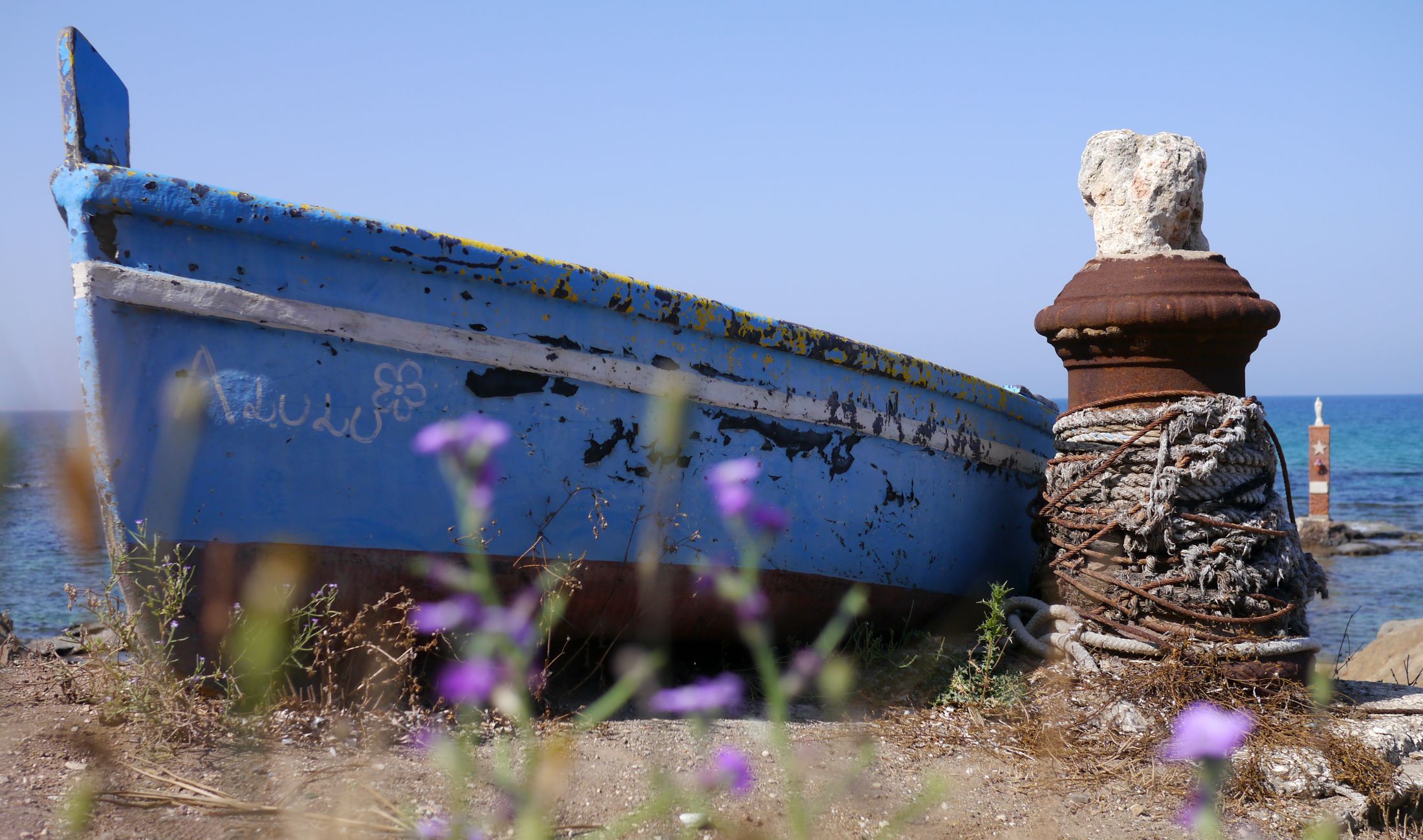 Boot an der Küste von Portopalo di Capo Passero