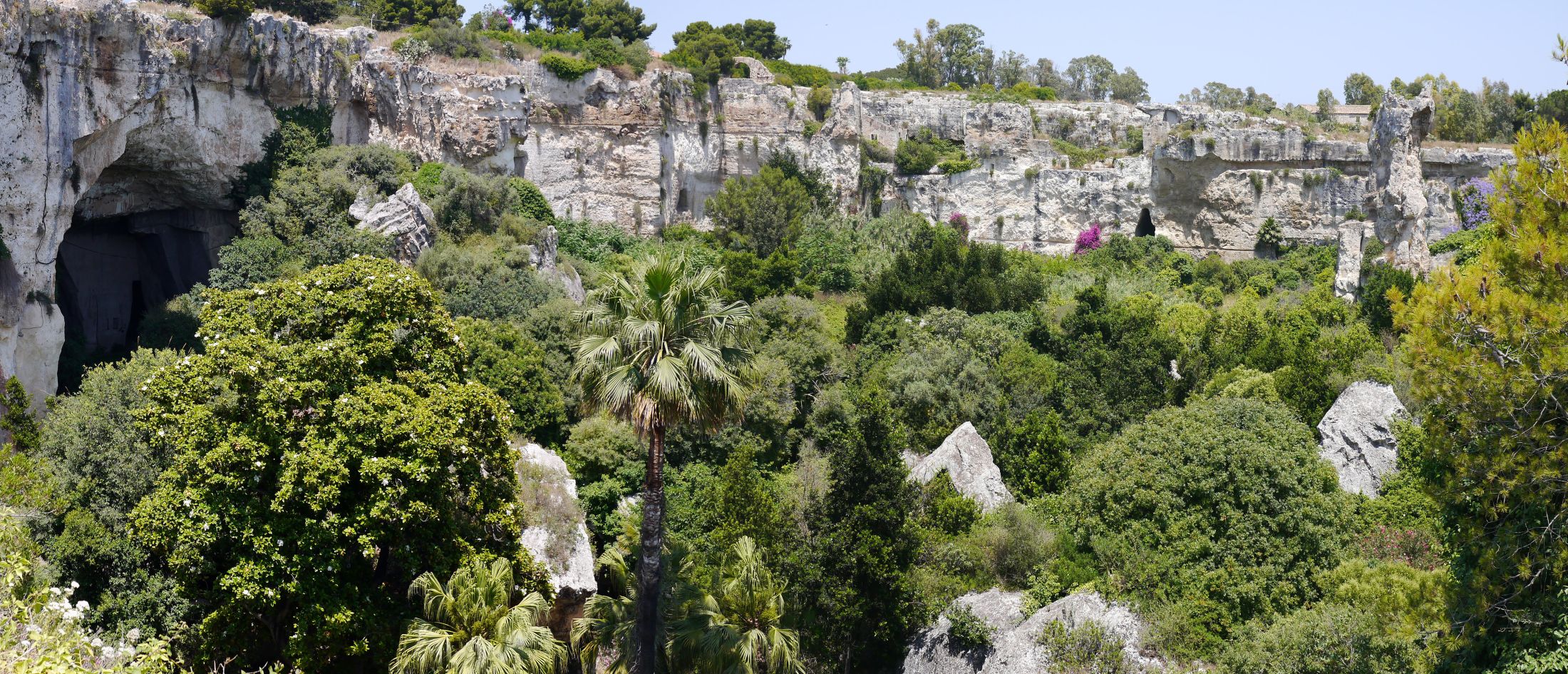 Antiker Steinbruch im archäologischen Park von Syrakus