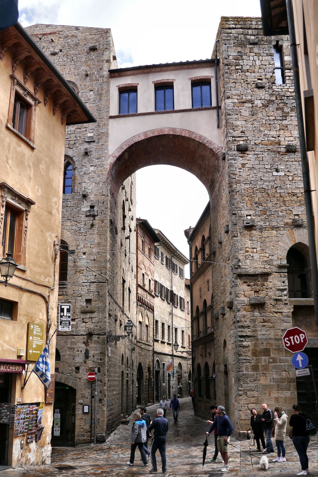 Reste von Geschlechtertürmen in Volterra