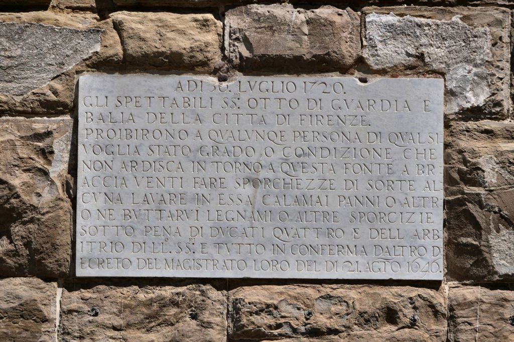 Inschrift der Signori Otto am Palazzo Vecchio in Florenz