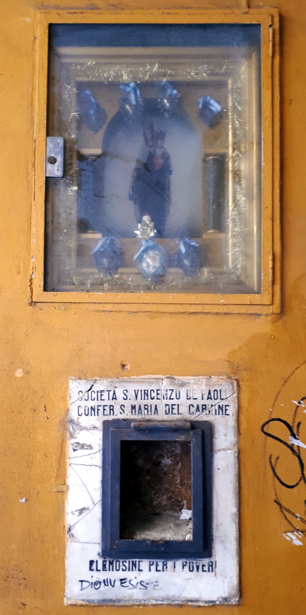 Pisa, Via S. Bernardo, Limosine