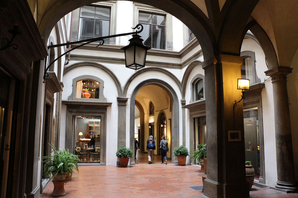 Palazzo Pucci, Innenhof