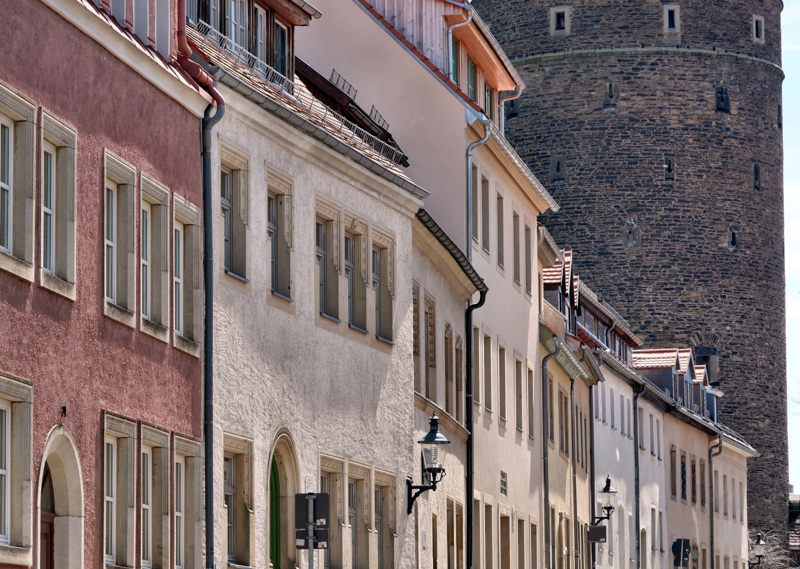 Renaissance-Wohnbauten und Donatsturm in der Freiberger Donatsgasse